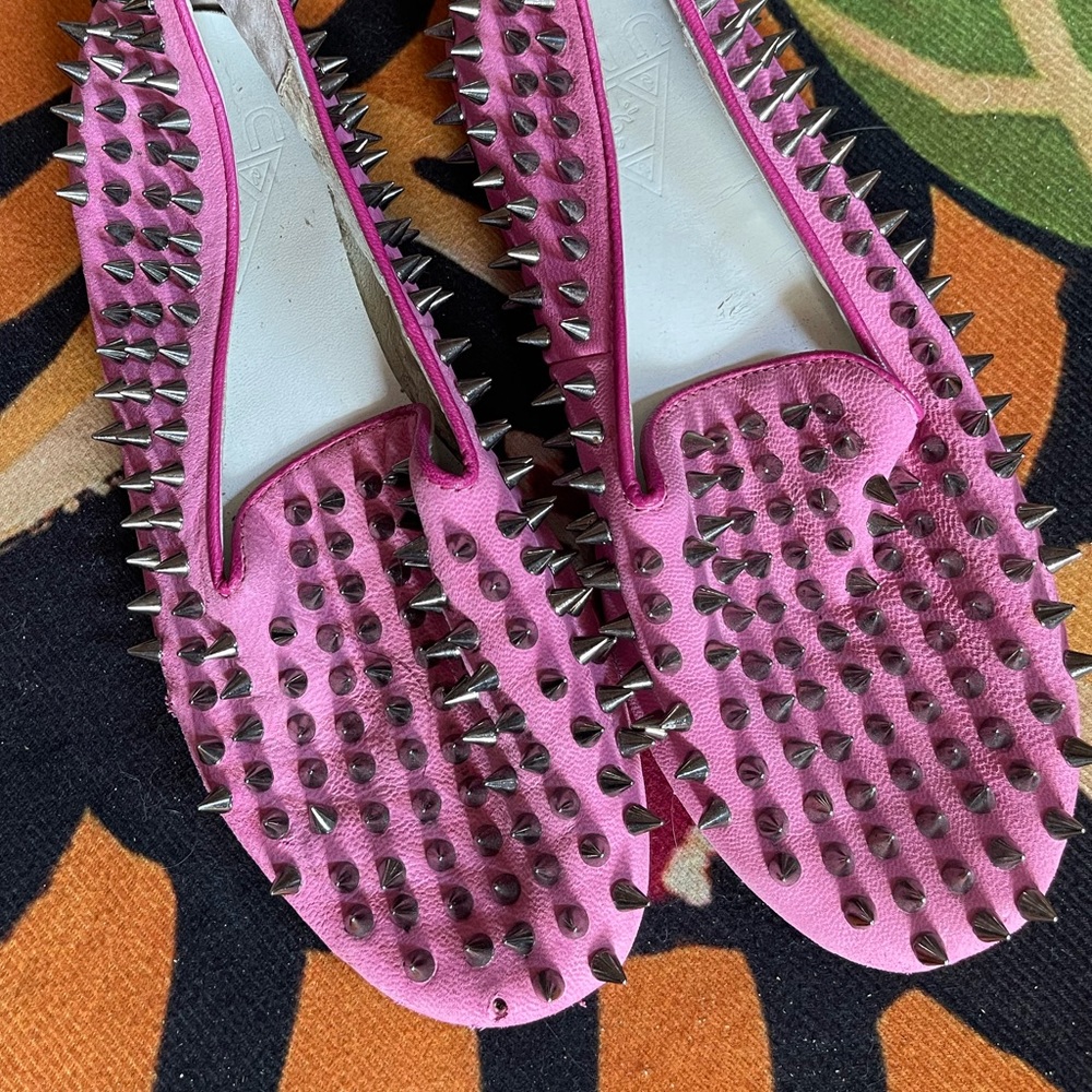 UNIF Hellraiser flats